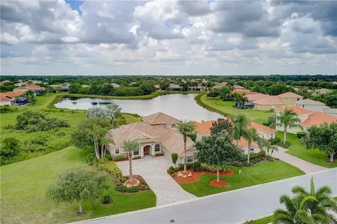 215 Dove Trail Bradenton FL 34212
