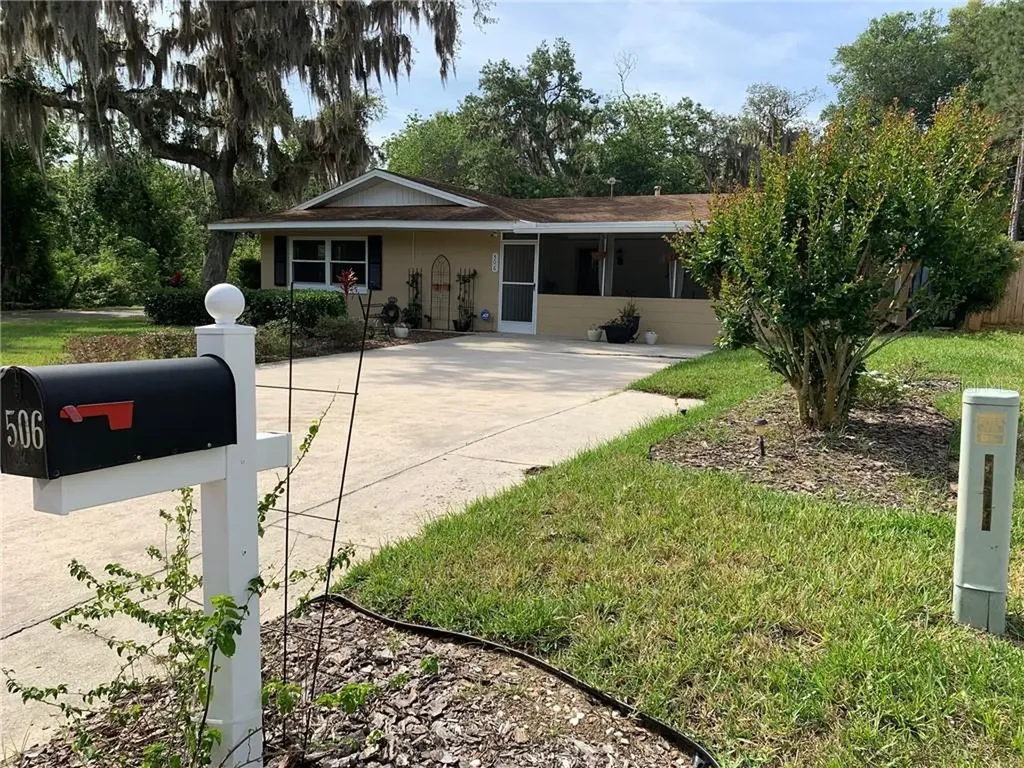 506 E Gottsche Avenue Eustis FL 32726