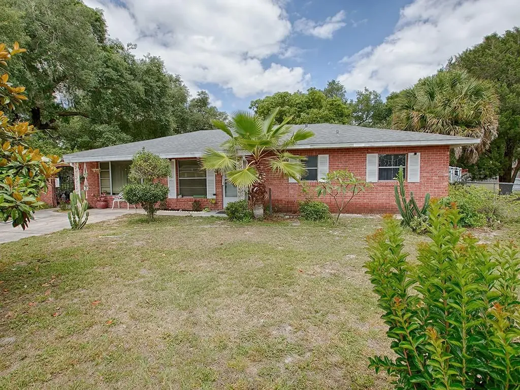 2108 Hollywood Drive Leesburg FL 34748