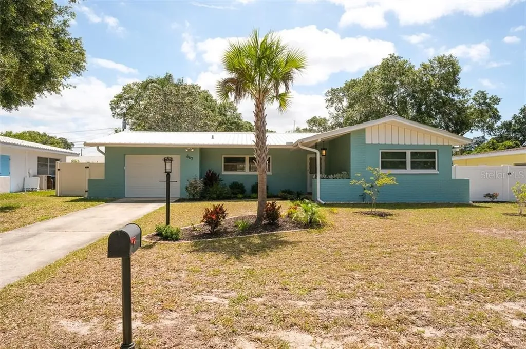 667 Vine Avenue Dunedin FL 34698