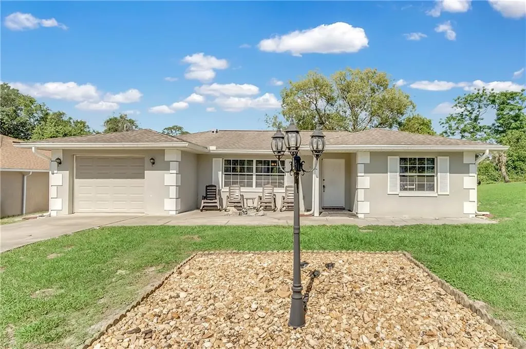 816 W Ludlum Drive Deltona FL 32725