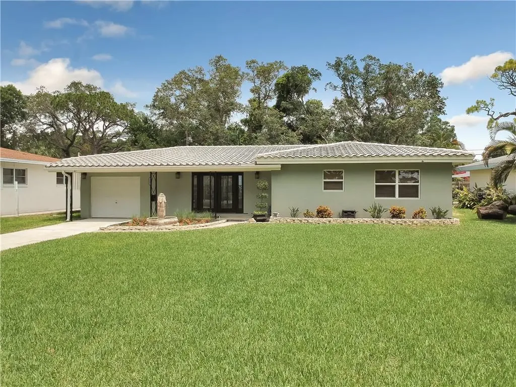 2463 Pinellas Point Drive S St Petersburg FL 33712