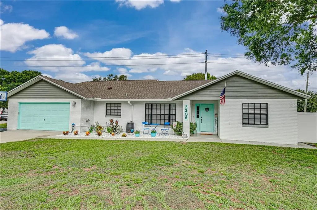 2206 Flaming Arrow Drive Lakeland FL 33813