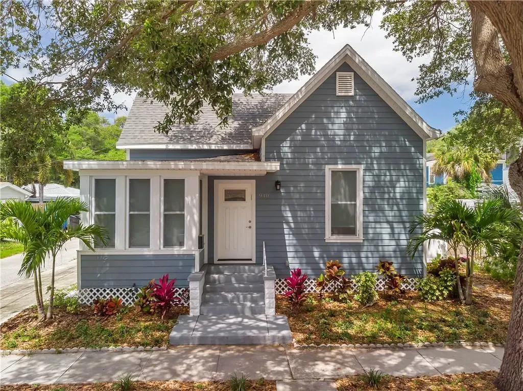 940 Locust Street NE St Petersburg FL 33701