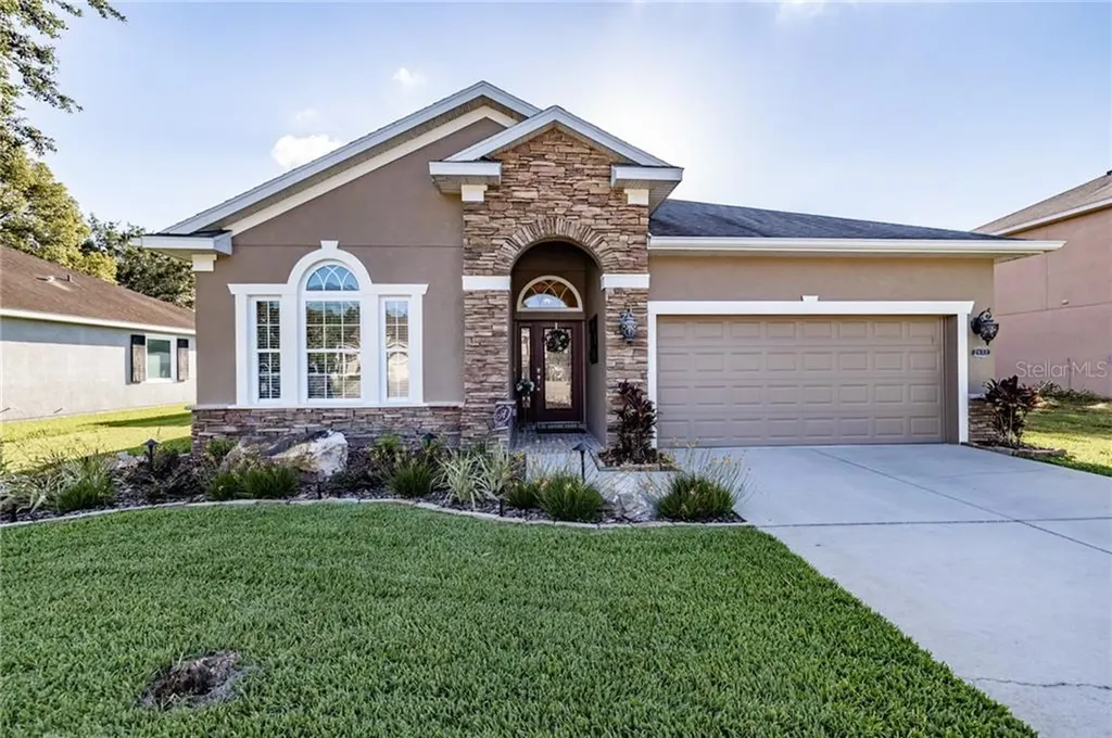 2633 Red Fern Drive Dover FL 33527