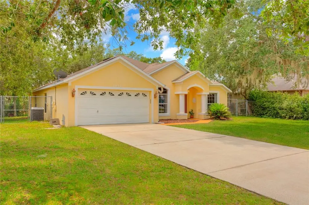 1941 S Palomar Drive Deltona FL 32738