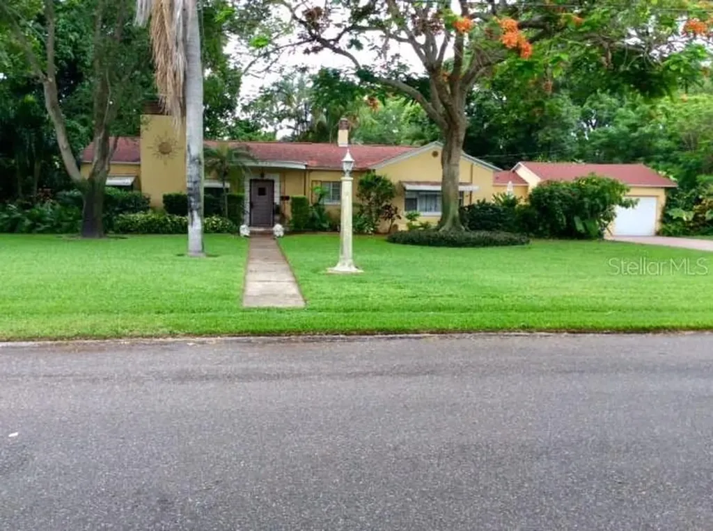 6105 2nd Street S St Petersburg FL 33705