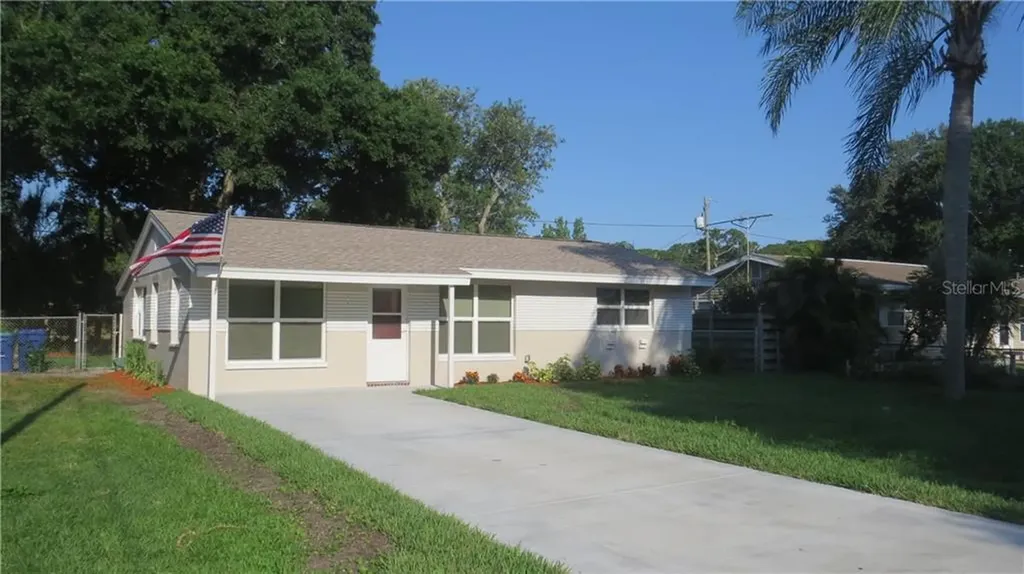 4345 78th Way N St Petersburg FL 33709
