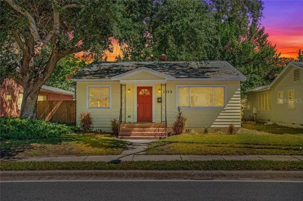 1323 38th Avenue N St Petersburg FL 33704