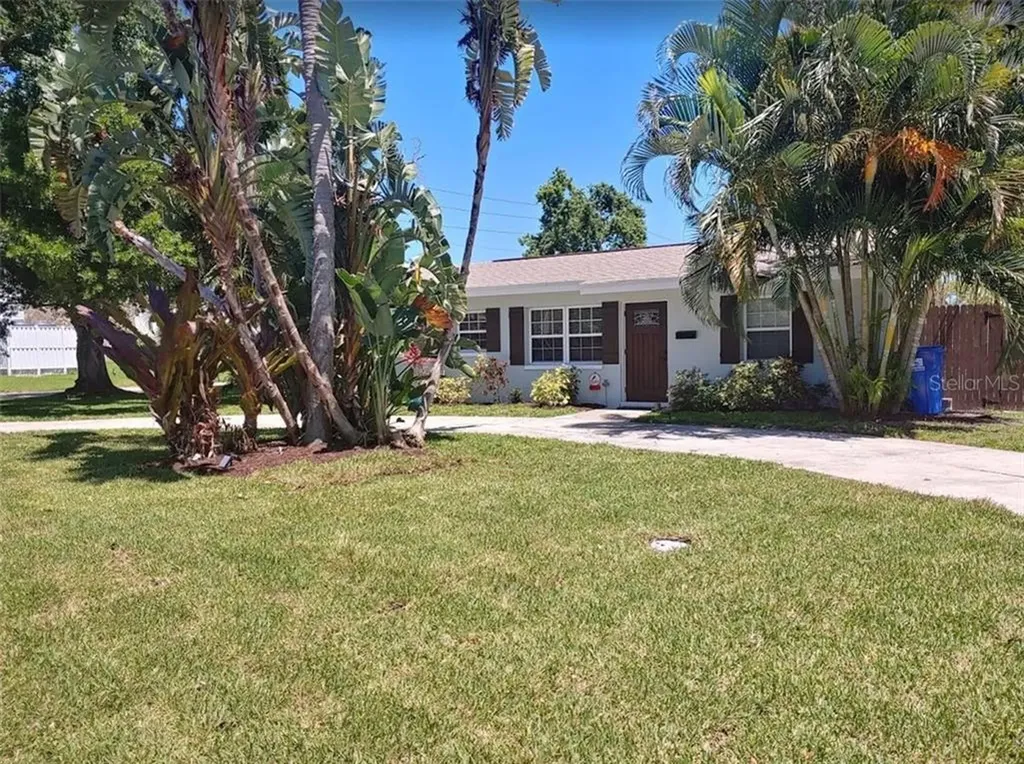 181 94th Avenue N St Petersburg FL 33702