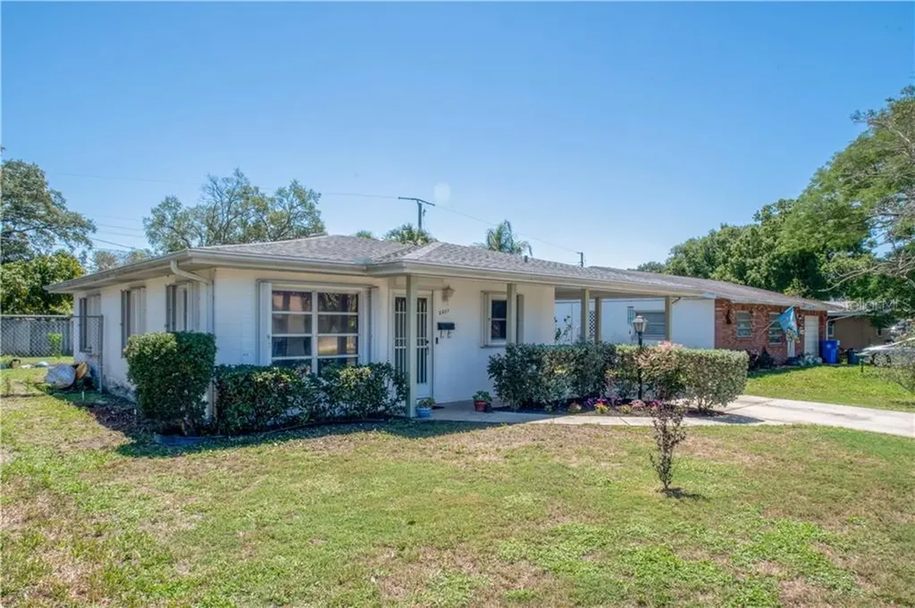 2207 21st Street W Bradenton FL 34205