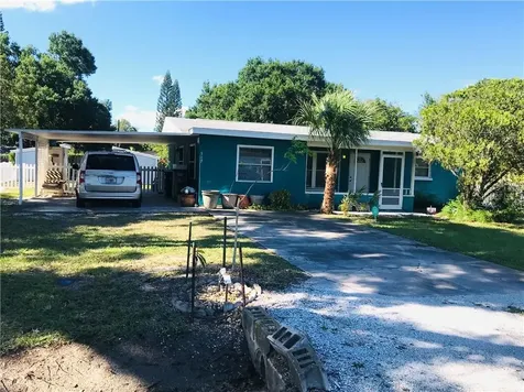 517 37th Avenue E Bradenton FL 34208