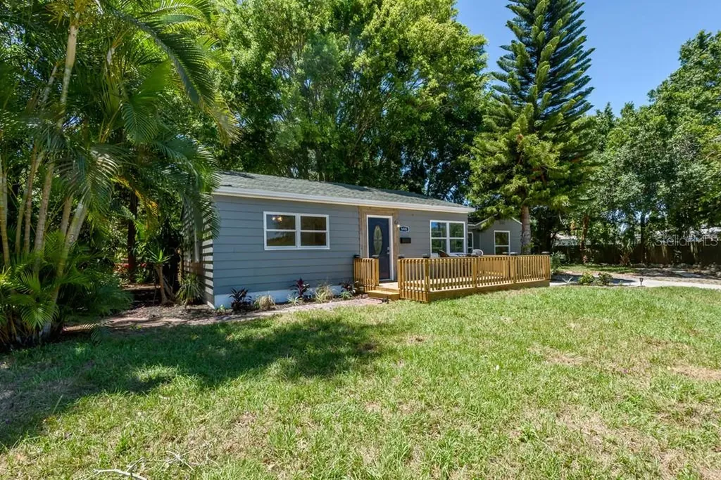 5900 Foch Street NE St Petersburg FL 33703