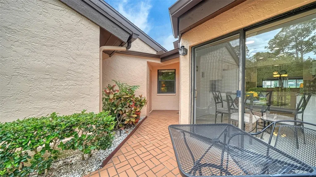 6281 Timberlake Drive Sarasota FL 34243