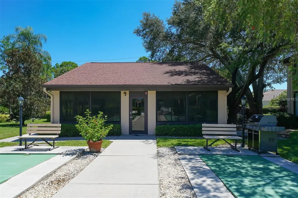 6281 Timberlake Drive Sarasota FL 34243