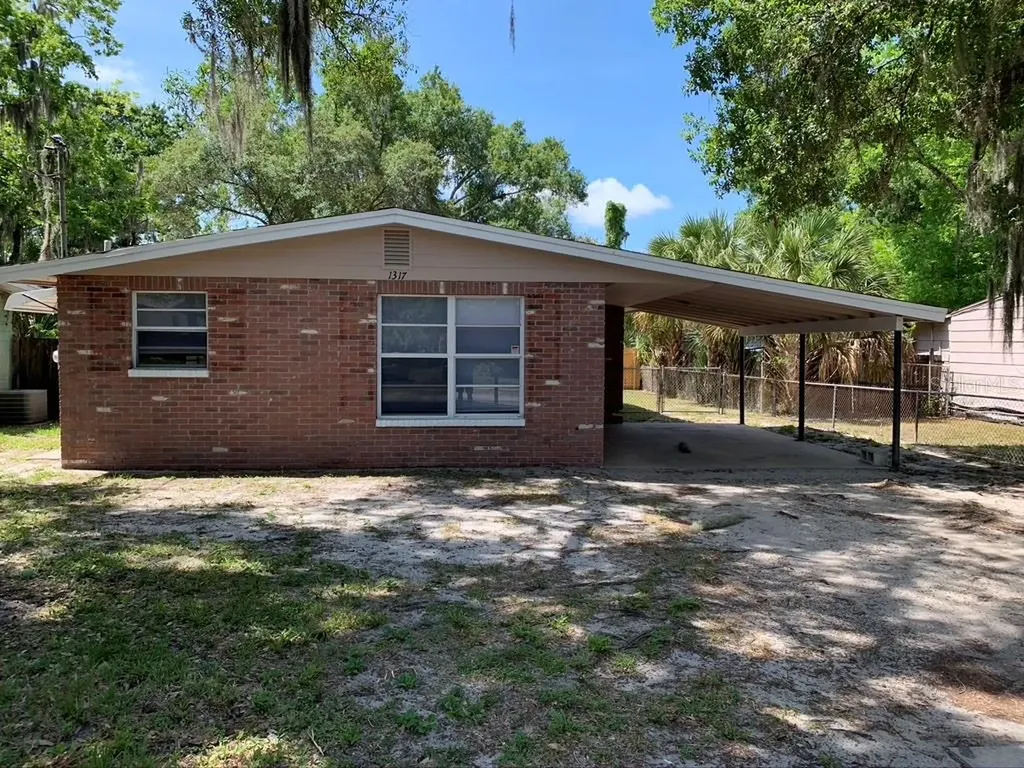 1317 E Laura Street Plant City FL 33563