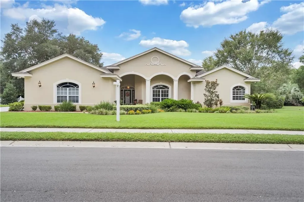 6808 Crescent Oaks Circle Lakeland FL 33813