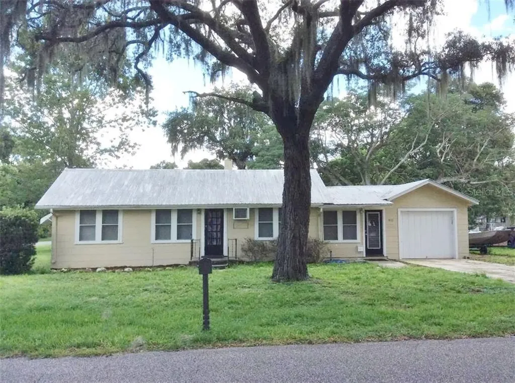 5111 18th Street Zephyrhills FL 33542