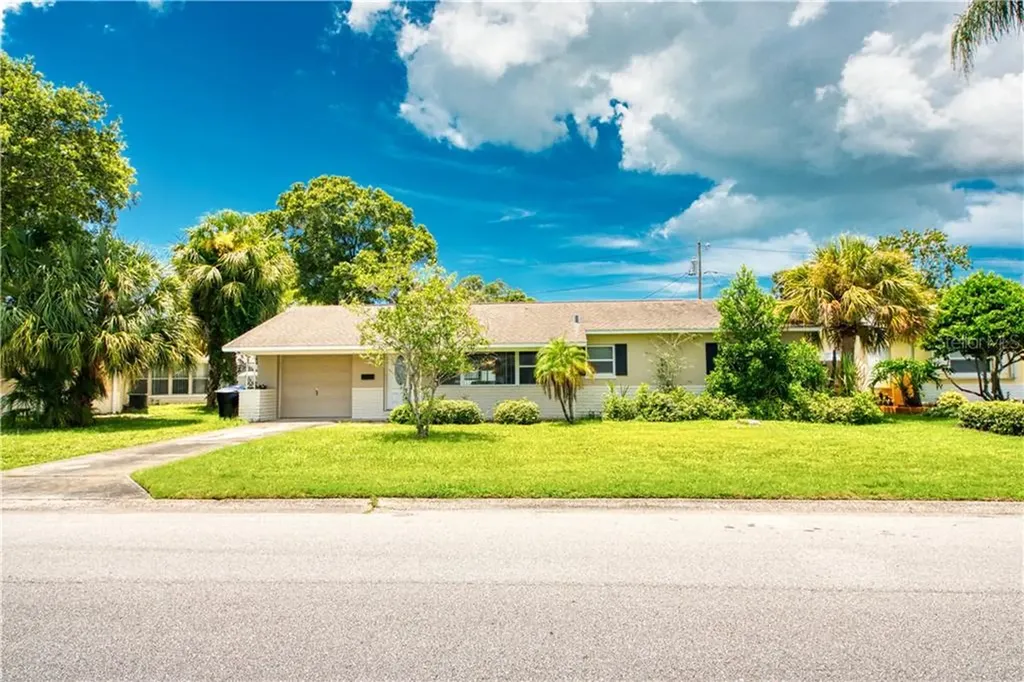 2652 66th Way N St Petersburg FL 33710