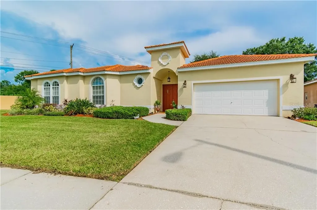 10911 Lynn Lake Circle Tampa FL 33625