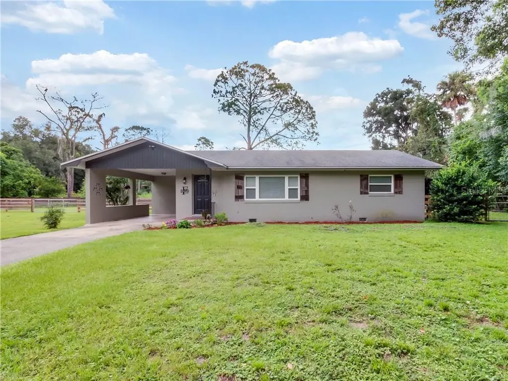 3009 Grand Avenue Deland FL 32720