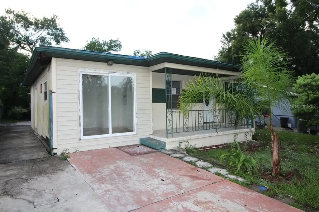8409 N Semmes Street Tampa FL 33604