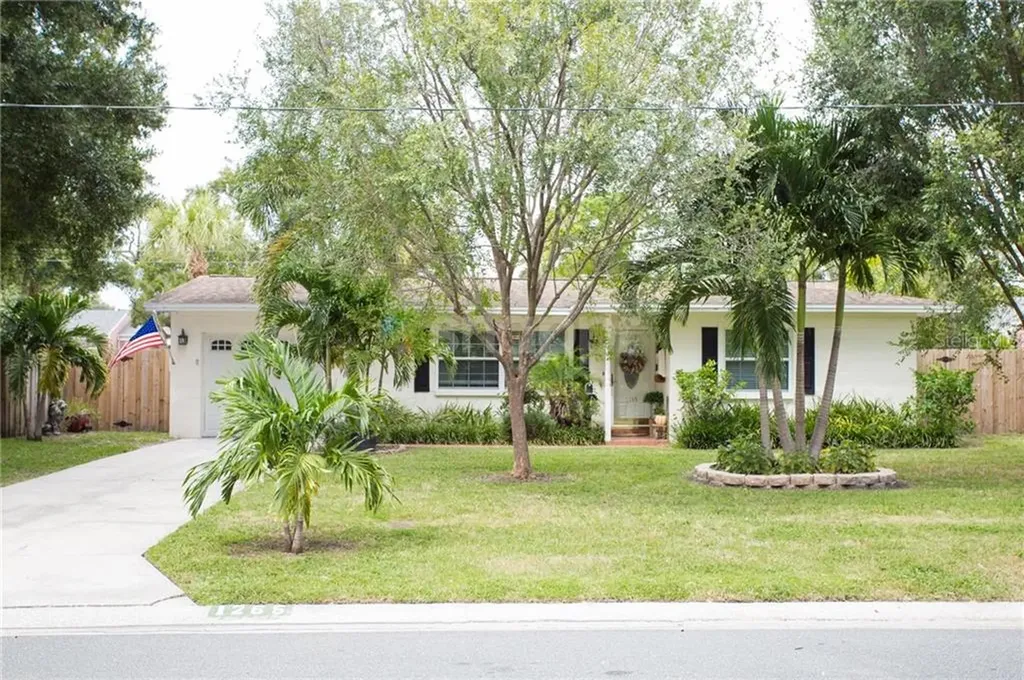 1265 81st Avenue N St Petersburg FL 33702