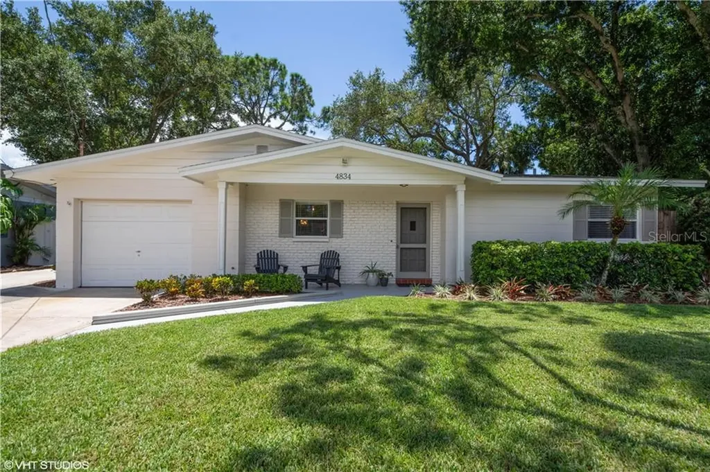 4834 W Bay Court Avenue Tampa FL 33611