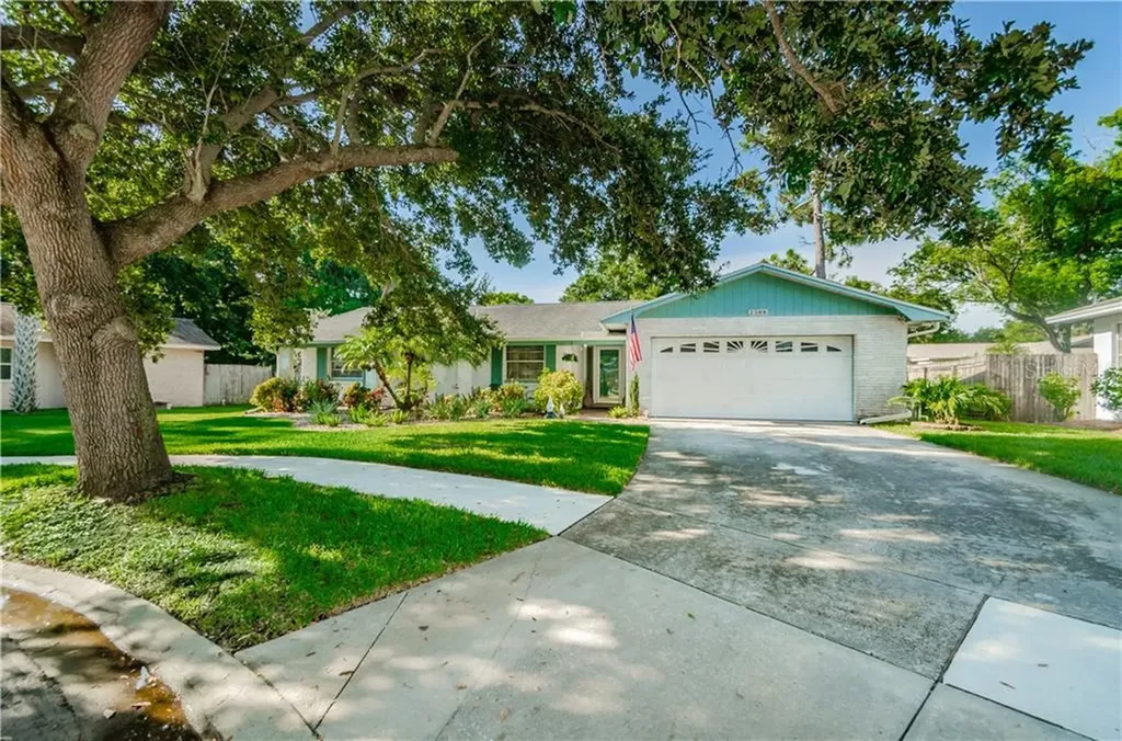 2369 Robyn Court Dunedin FL 34698