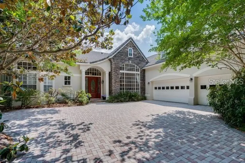8214 White Swan Court Orlando FL 32836