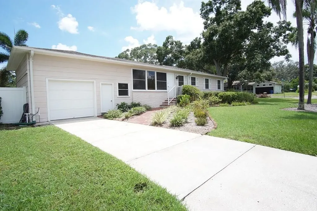 4839 14th Street N St Petersburg FL 33703