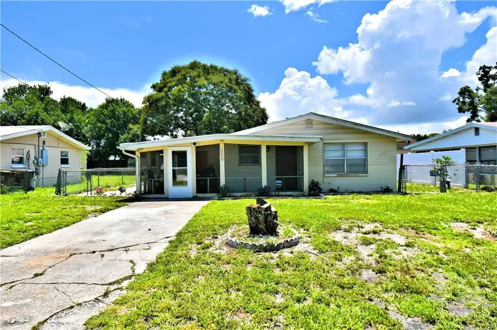 206 4th Jpv Street Winter Haven FL 33880