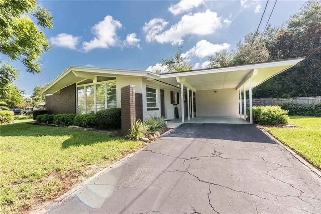 2385 Orange Capital Court Eustis FL 32726