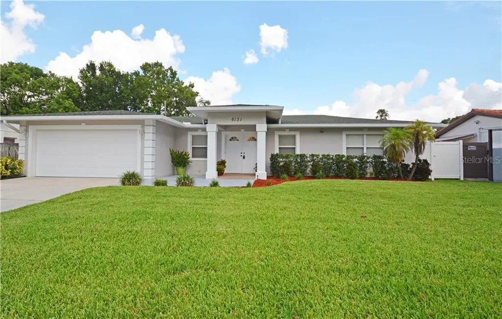 6131 40th Avenue N St Petersburg FL 33709