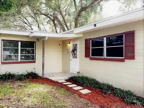 6828 40th Avenue N St Petersburg FL 33709