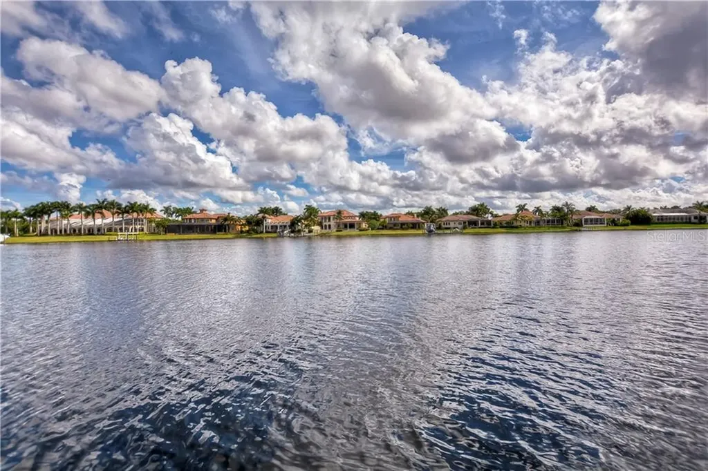 733 Manns Harbor Drive Apollo Beach FL 33572
