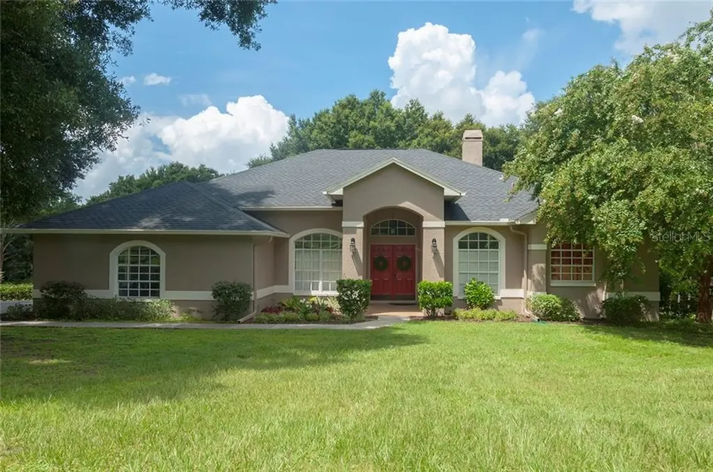 18703 Toadthodka Drive Dade City FL 33523