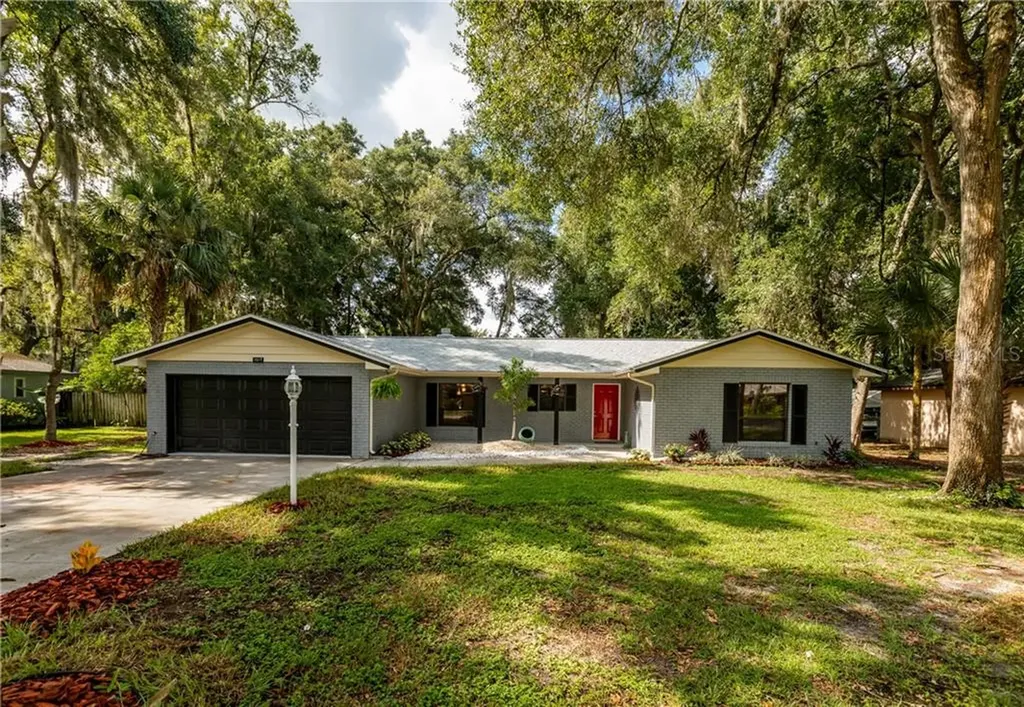 1517 N Lake View Avenue Leesburg FL 34748