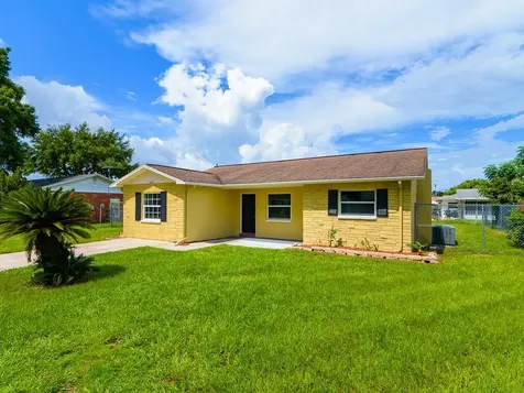 6145 17th Street Zephyrhills FL 33542