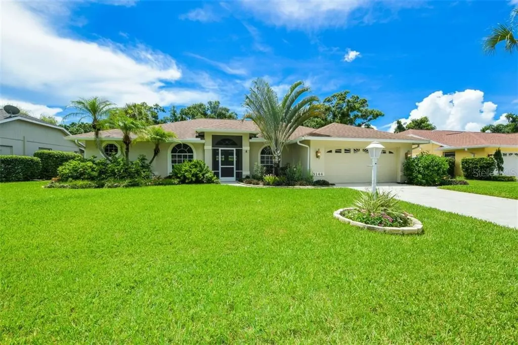 5144 Sunnydale Circle W Sarasota FL 34233