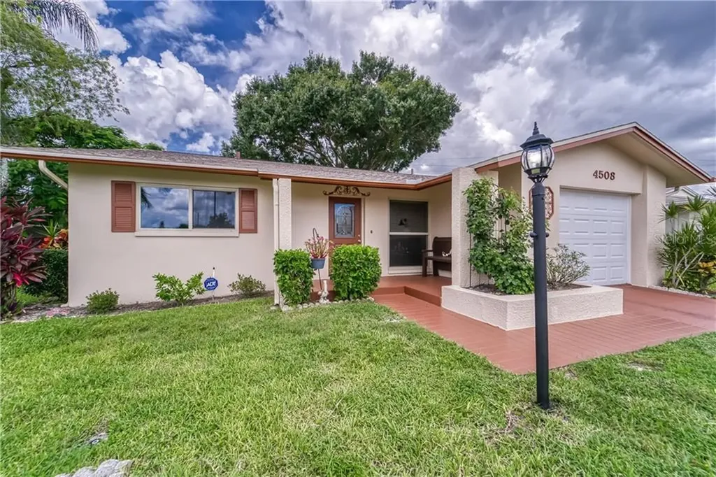 4508 Bear Lake Court Clearwater FL 33762