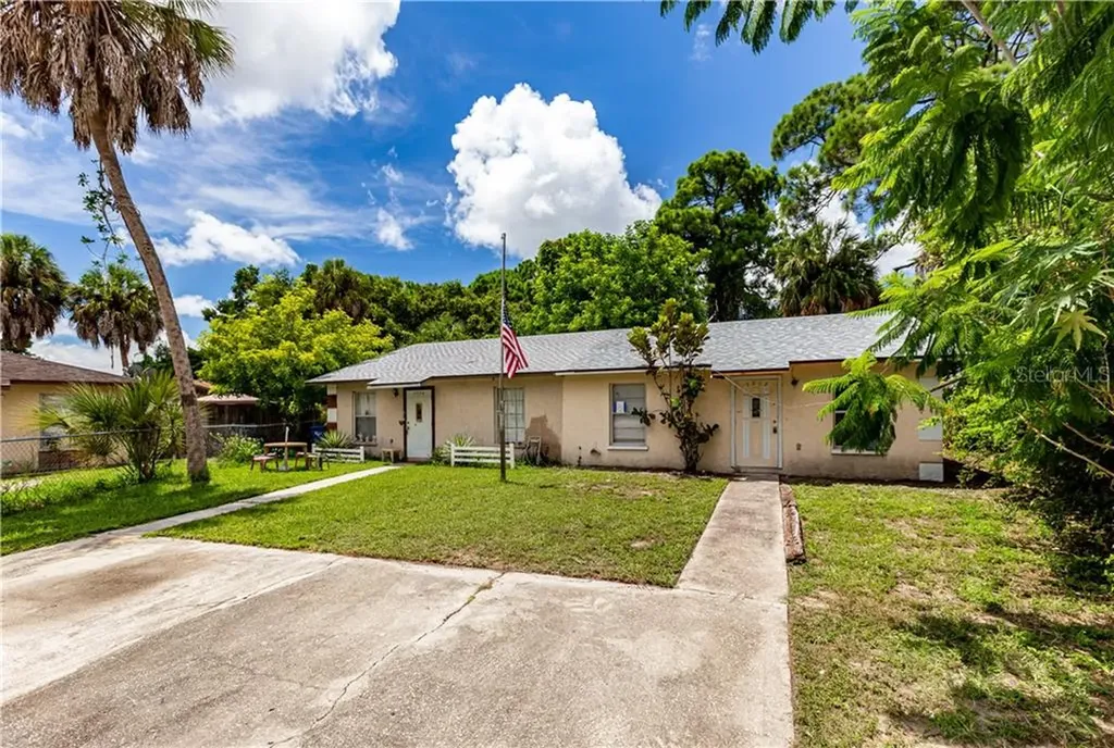 5602 5th Street Court E Bradenton FL 34203