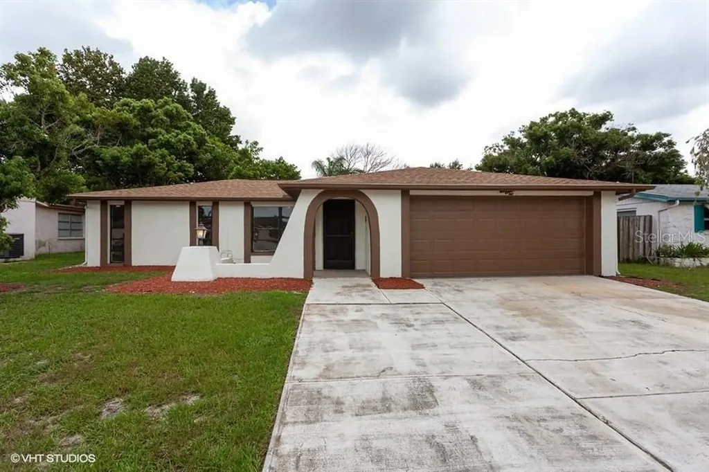 9100 Hunt Club Lane Port Richey FL 34668