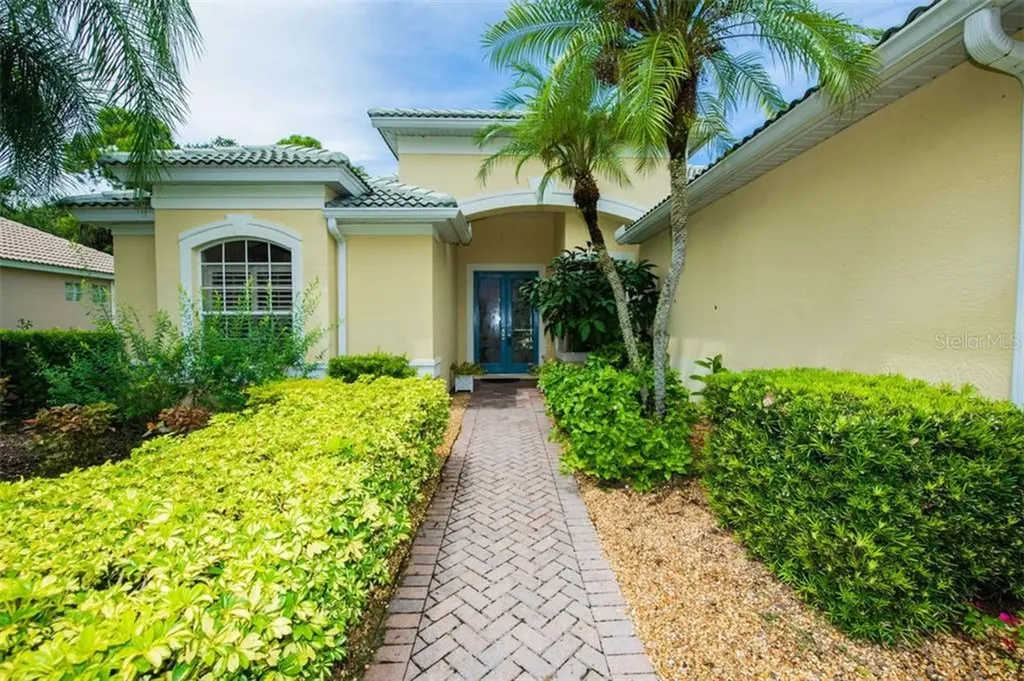 6906 Treymore Court Sarasota FL 34243
