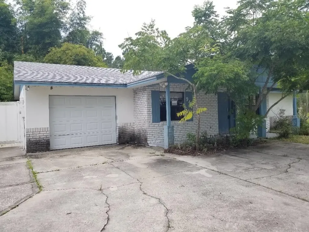 947 Cambridge Court Kissimmee FL 34758