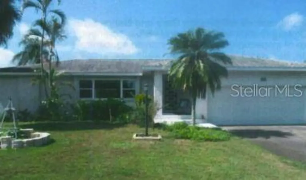 33 Oakland Hills Place Rotonda West FL 33947