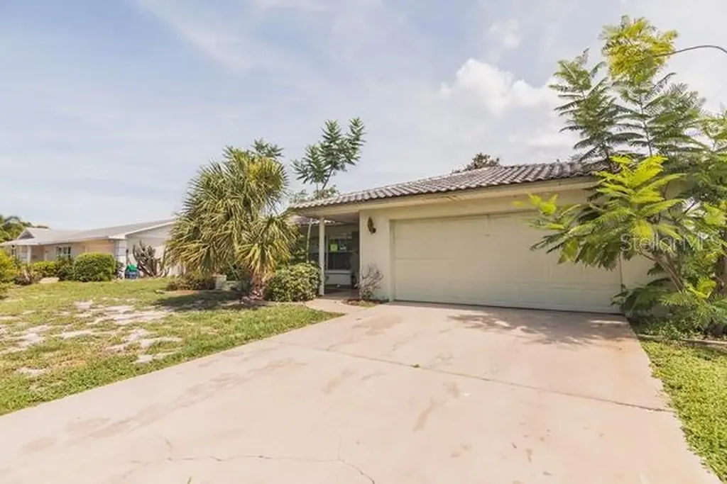 6810 15th Avenue Drive W Bradenton FL 34209