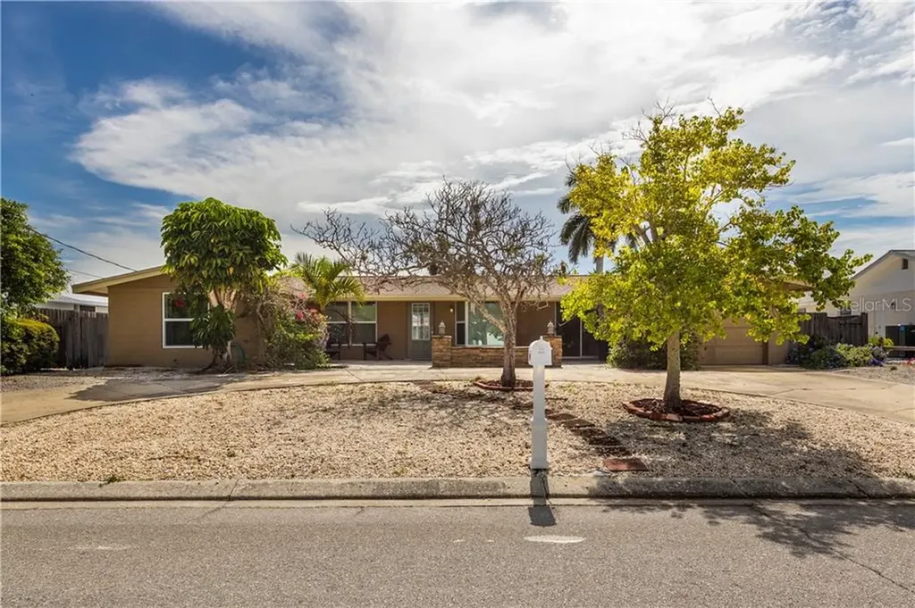 4015 101st Street W Bradenton FL 34210