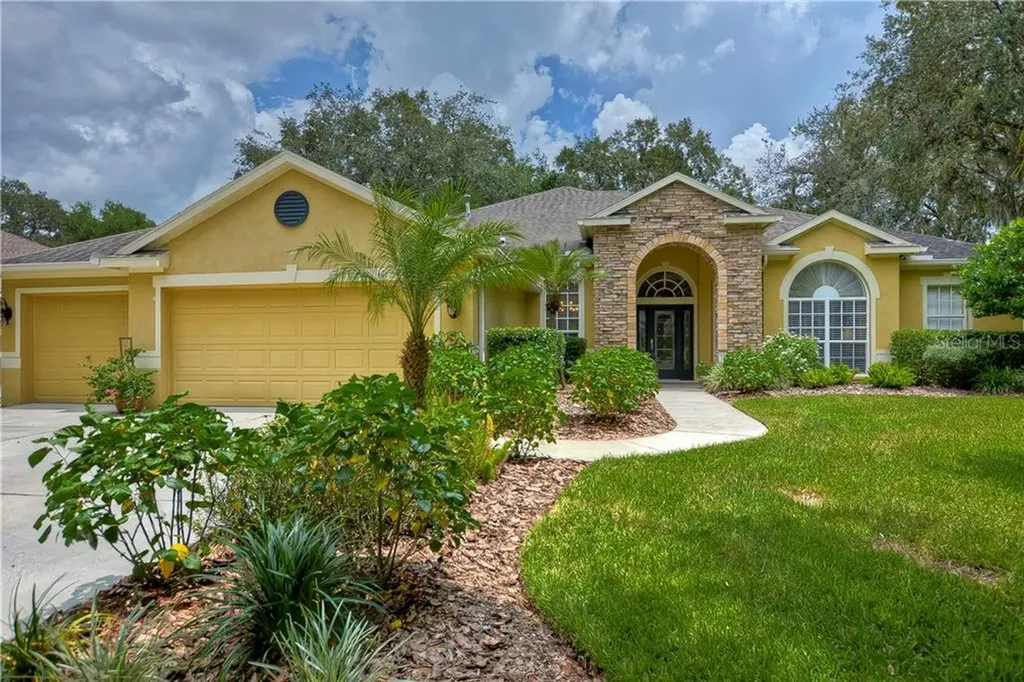 5729 Eaglemount Circle Lithia FL 33547