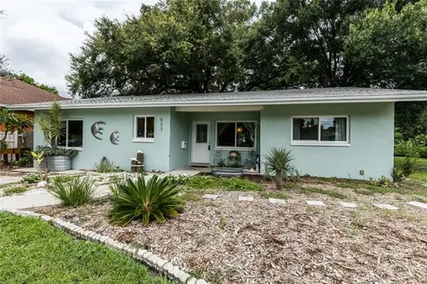 633 58th Avenue NE St Petersburg FL 33703
